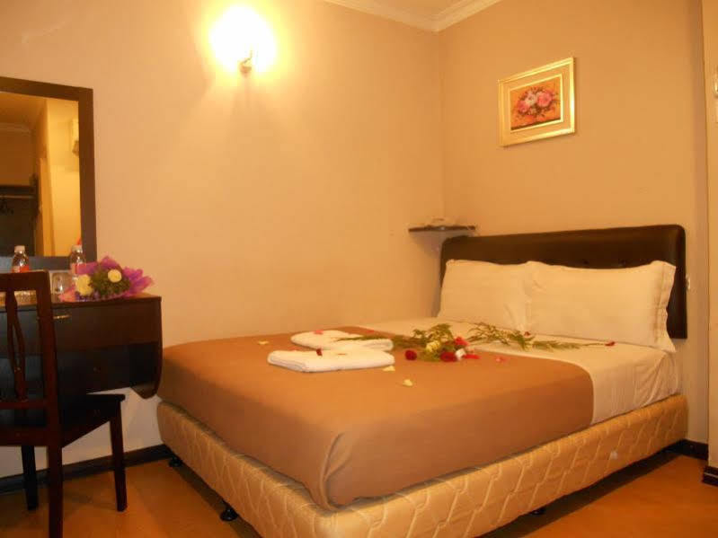 Sai Villa Hotel Near Klia & Klia2 Nilai Bagian luar foto