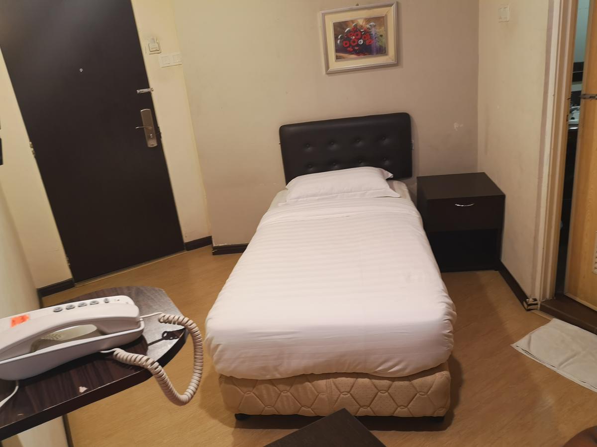 Sai Villa Hotel Near Klia & Klia2 Nilai Bagian luar foto