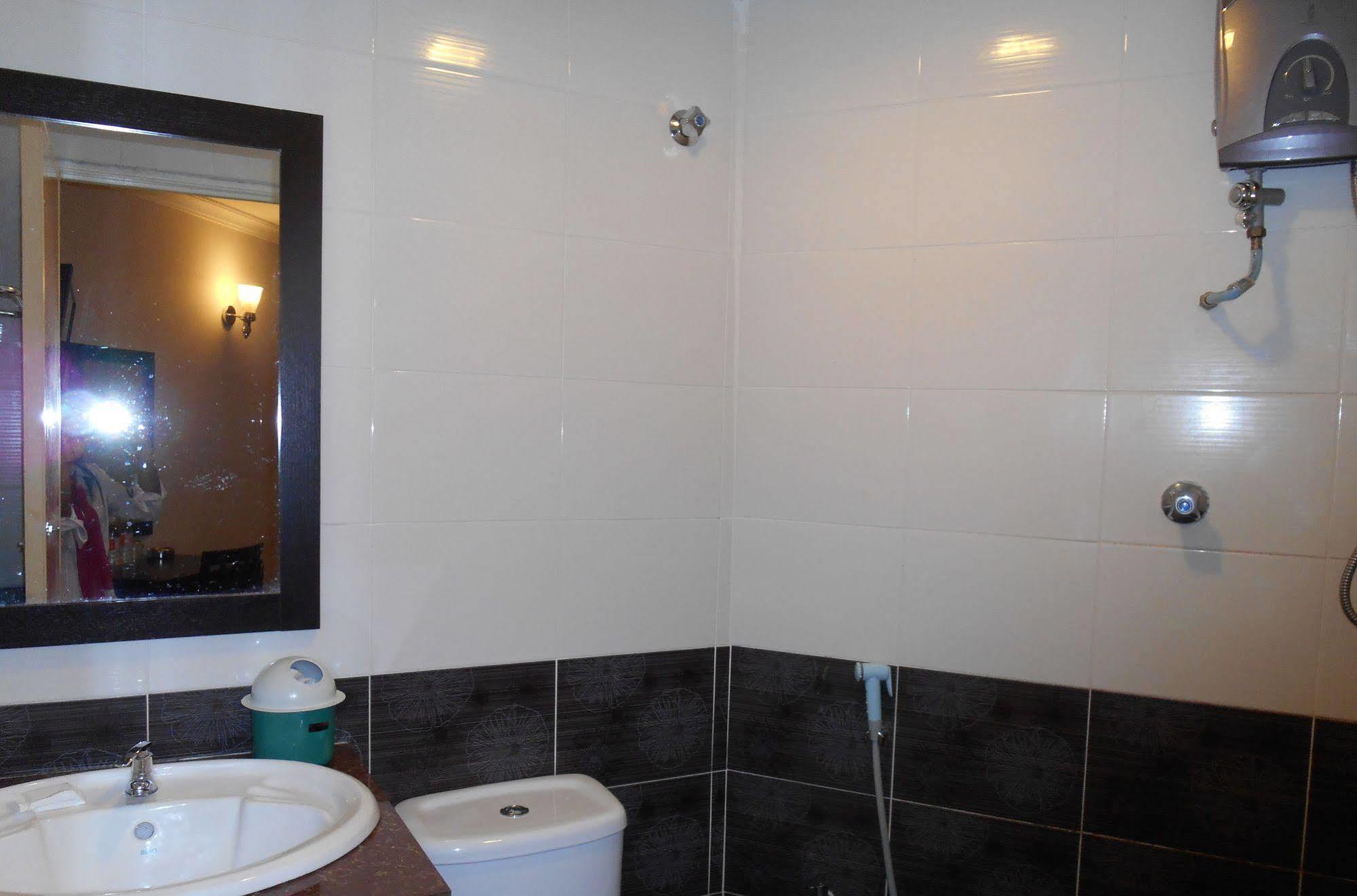 Sai Villa Hotel Near Klia & Klia2 Nilai Bagian luar foto