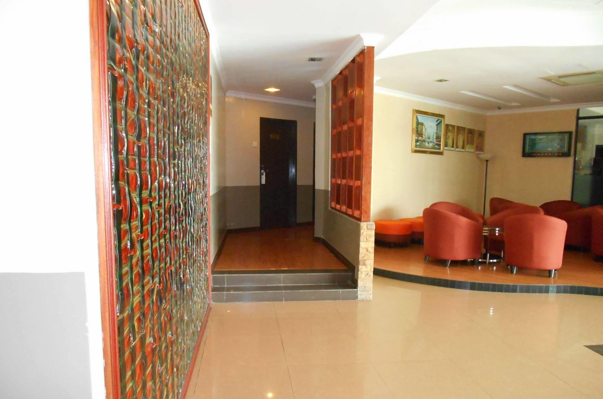 Sai Villa Hotel Near Klia & Klia2 Nilai Bagian luar foto