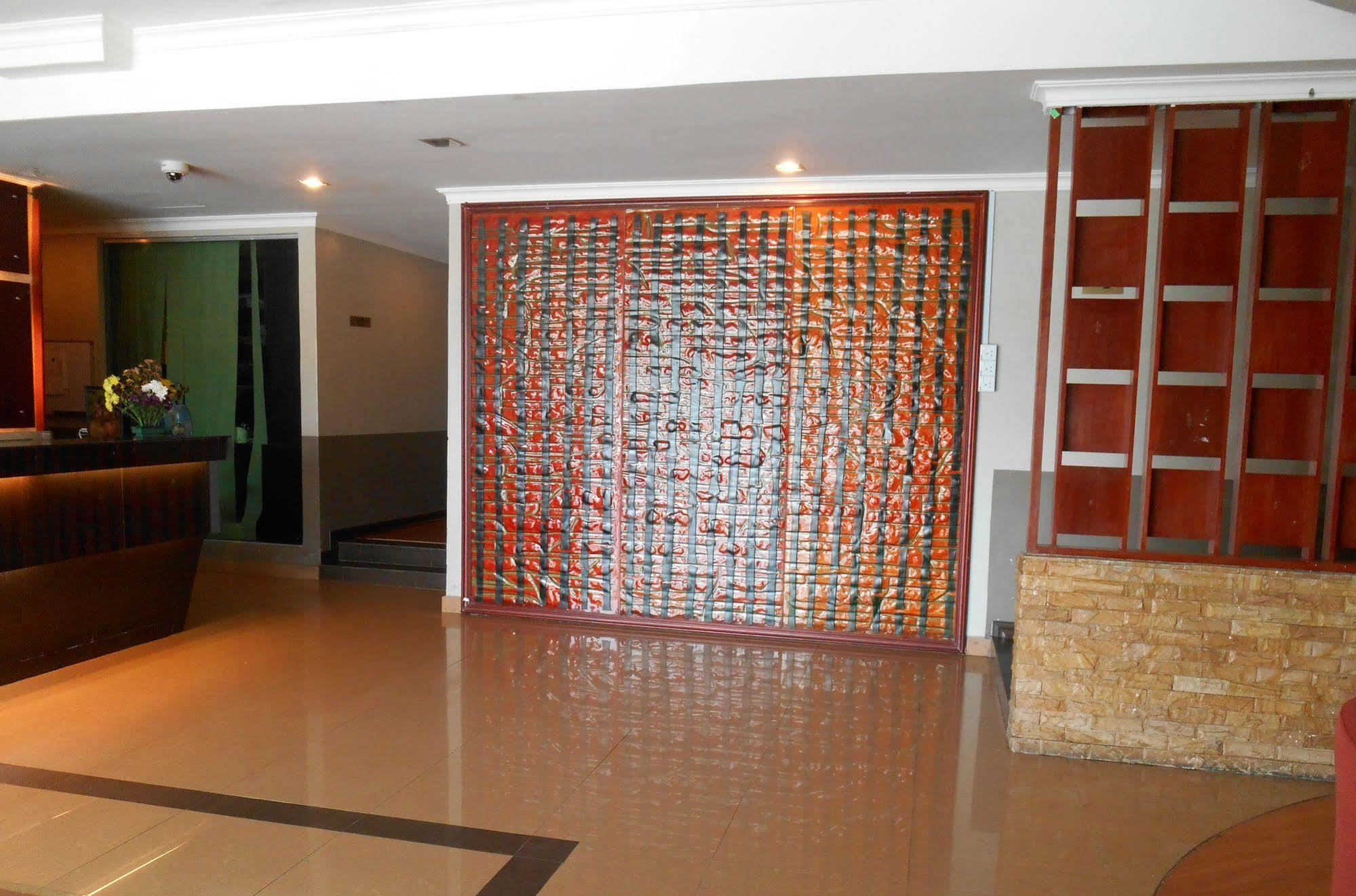 Sai Villa Hotel Near Klia & Klia2 Nilai Bagian luar foto